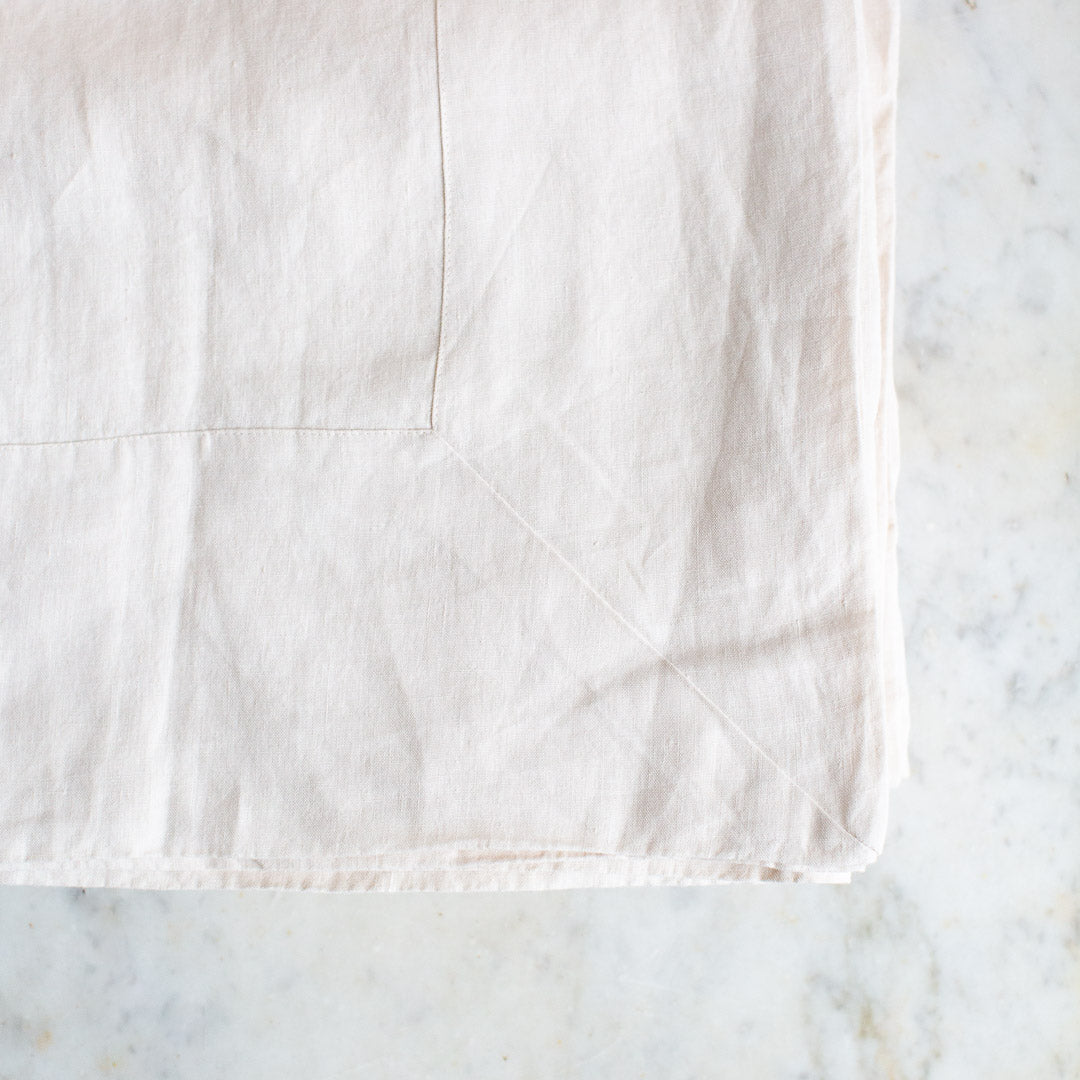 Black and white linen tablecloth hotsell