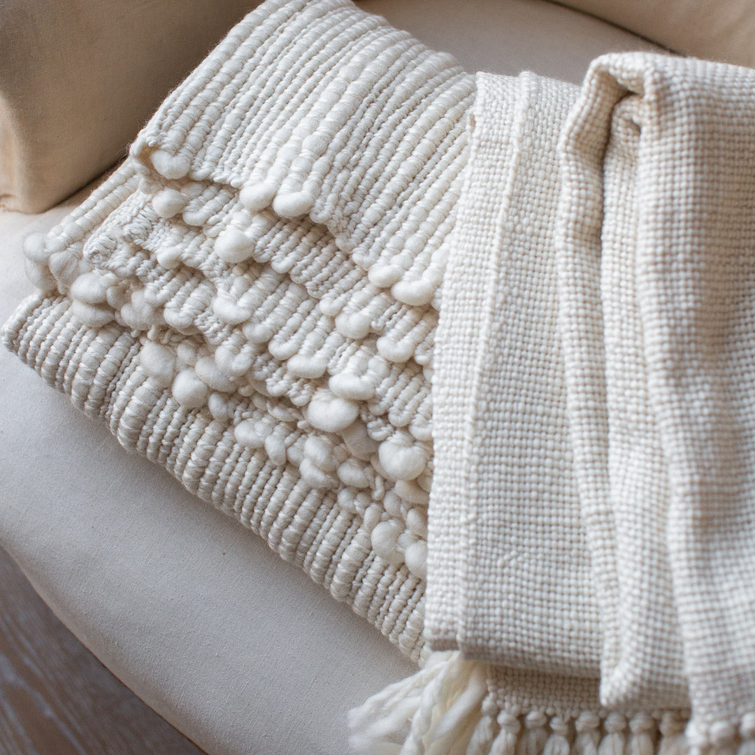 TEXTURED AND TASSELED HANDWOVEN MERINO WOOL BLANKET – Ellei Home
