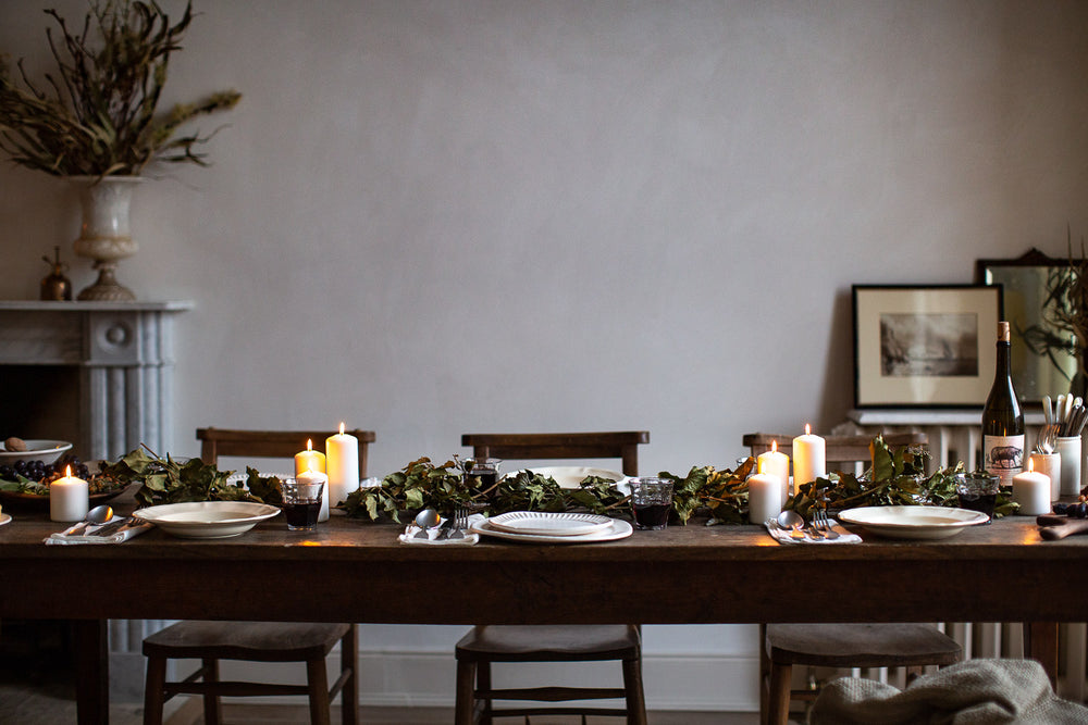 A SIMPLE FESTIVE TABLE