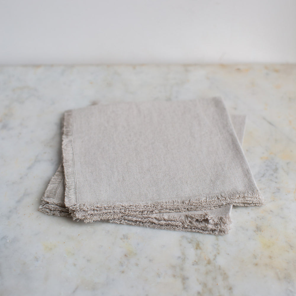 HANDMADE HEAVY FRINGED LINEN NAPKIN SET IN NATURAL