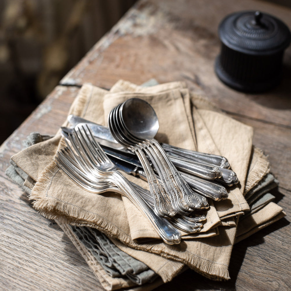 Vintage Decorative Dinner Fork Set 2