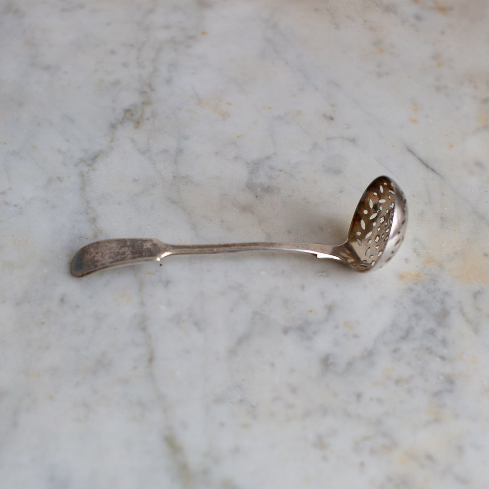 Decorative Sugar Sifter 2
