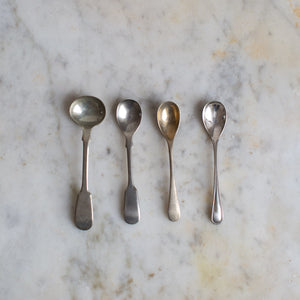 VINTAGE DECORATIVE SALT SPOONS