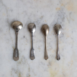 VINTAGE DECORATIVE SALT SPOONS