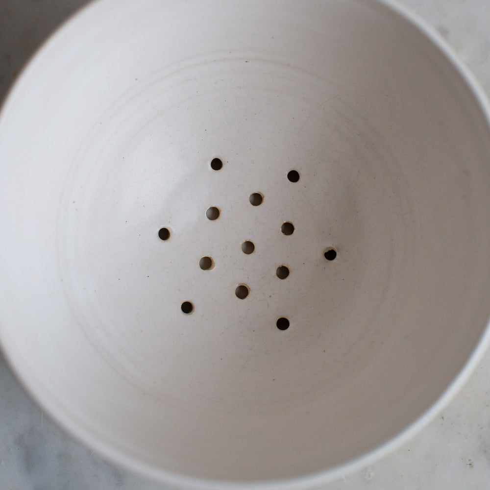 EX-Prop HANDMADE FLUTED BERRY BOWL
