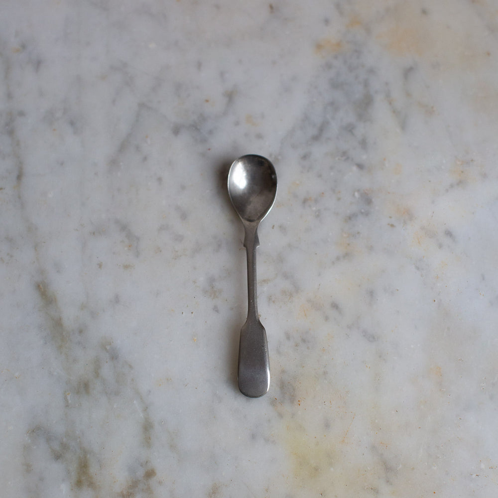 VINTAGE DECORATIVE SALT SPOONS