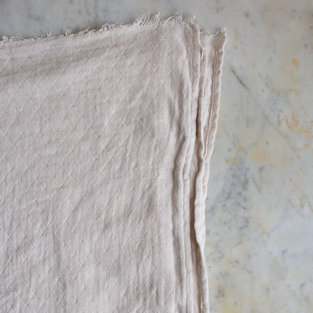 Ex-Prop HANDMADE CRUSHED LINEN BLANKET IN WARM WHITE