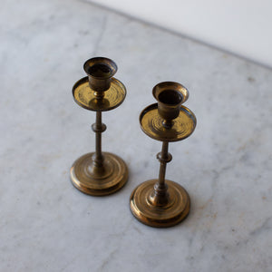VINTAGE PAIR OF SMALL BRASS CANDLESTICKS