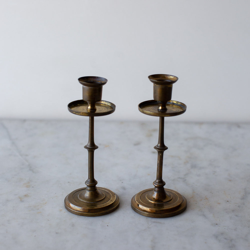 VINTAGE PAIR OF SMALL BRASS CANDLESTICKS