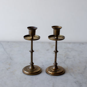 VINTAGE PAIR OF SMALL BRASS CANDLESTICKS