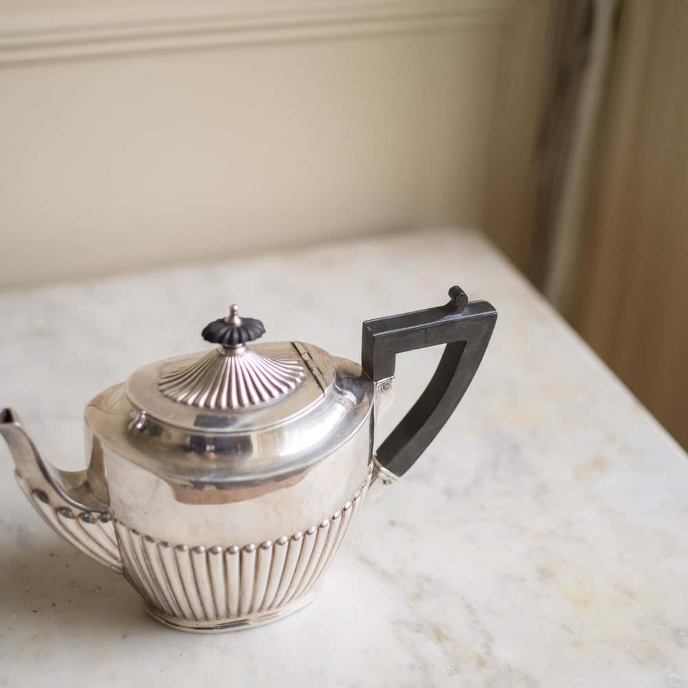 Vintage Fluted Tea Pot – Ellei Home