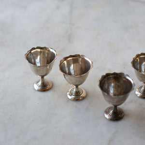 VINTAGE SCALLOPED EGG CUP SET
