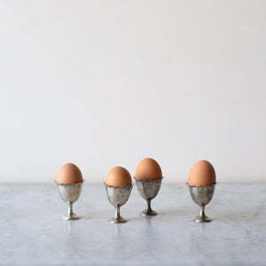 VINTAGE SCALLOPED EGG CUP SET