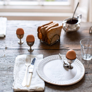 VINTAGE SCALLOPED EGG CUP SET