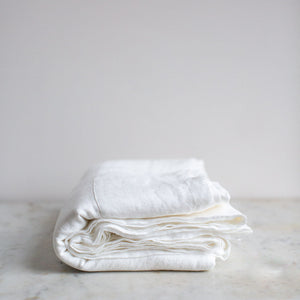 Ex-Prop HANDMADE LINEN TABLECLOTH IN OFF-WHITE