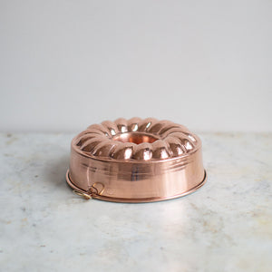 
            
                Load image into Gallery viewer, HAND FORGED COPPER BUNDT CAKE MOULD II
            
        