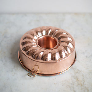 
            
                Load image into Gallery viewer, HAND FORGED COPPER BUNDT CAKE MOULD II
            
        