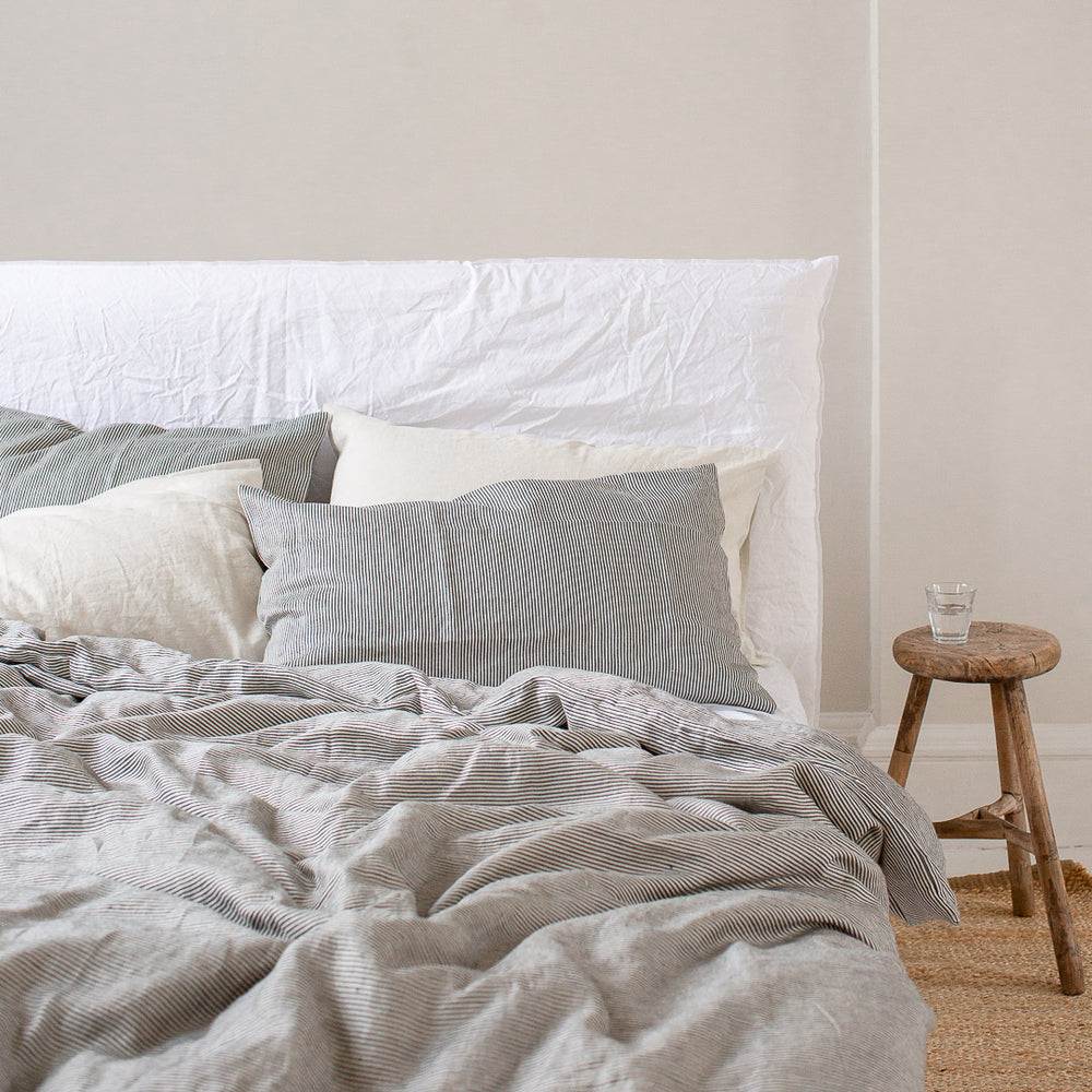 HEAVY BELGIAN LINEN BEDDING SET IN STRIPES