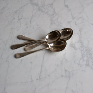 VINTAGE SIMPLE SOUP SPOON SET