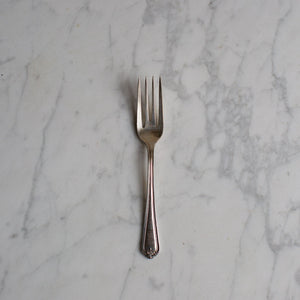 SMALL VINTAGE DECORATIVE DESSERT FORKS