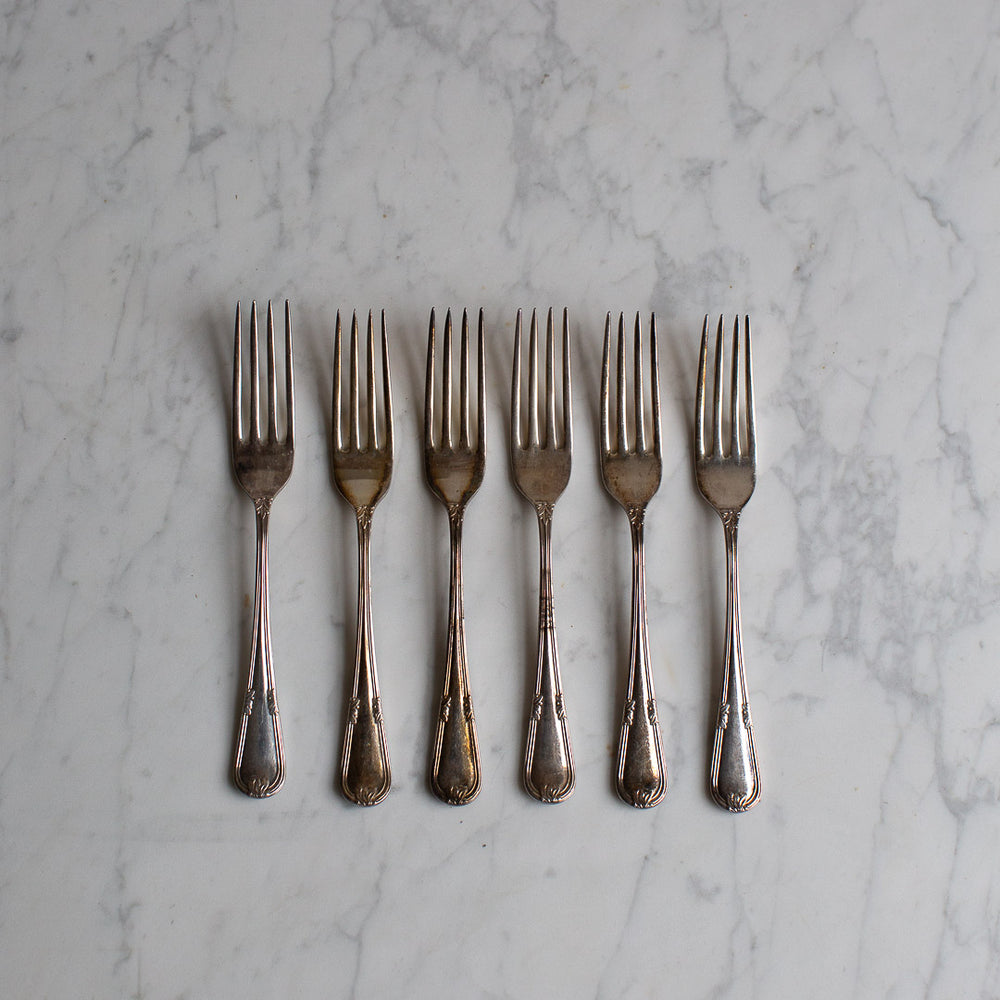 VINTAGE DECORATIVE DESSERT FORKS