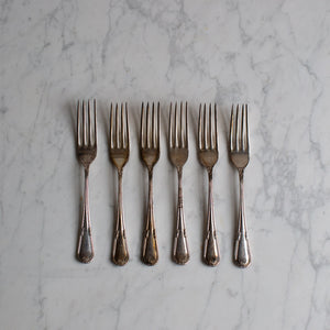 VINTAGE DECORATIVE DESSERT FORKS