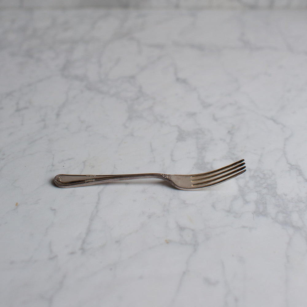 VINTAGE DECORATIVE DESSERT FORKS