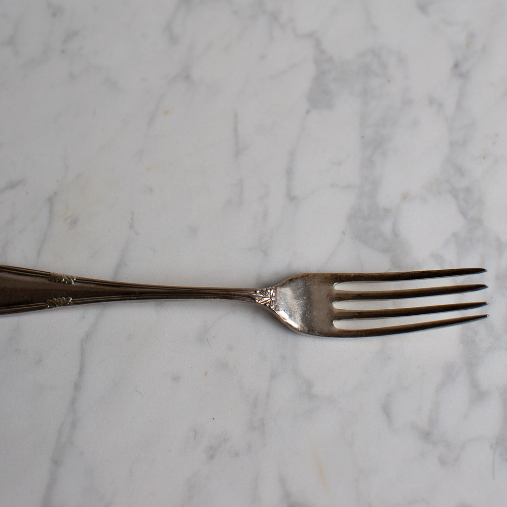 VINTAGE DECORATIVE DESSERT FORKS
