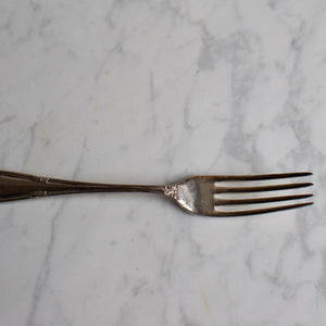 VINTAGE DECORATIVE DESSERT FORKS