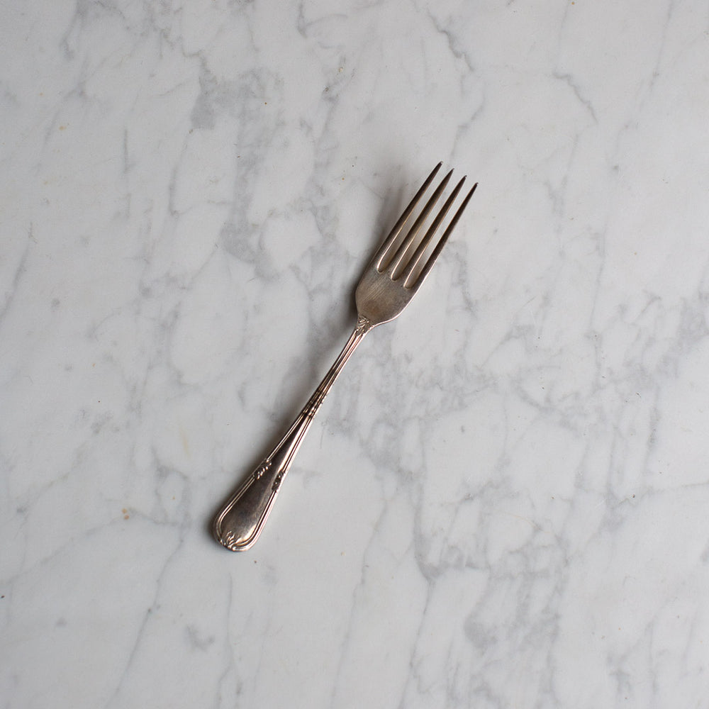 VINTAGE DECORATIVE DESSERT FORKS