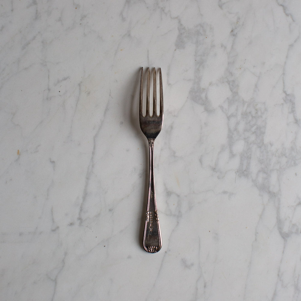 VINTAGE DECORATIVE DESSERT FORKS