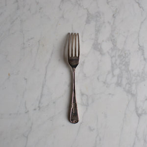 SMALL VINTAGE DECORATIVE DESSERT FORKS