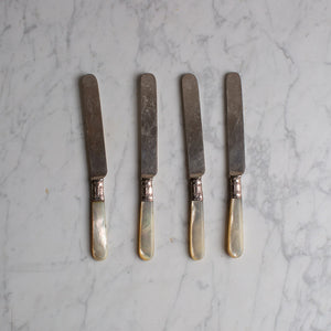 VINTAGE MOTHER OF PEARL KNIFE SET