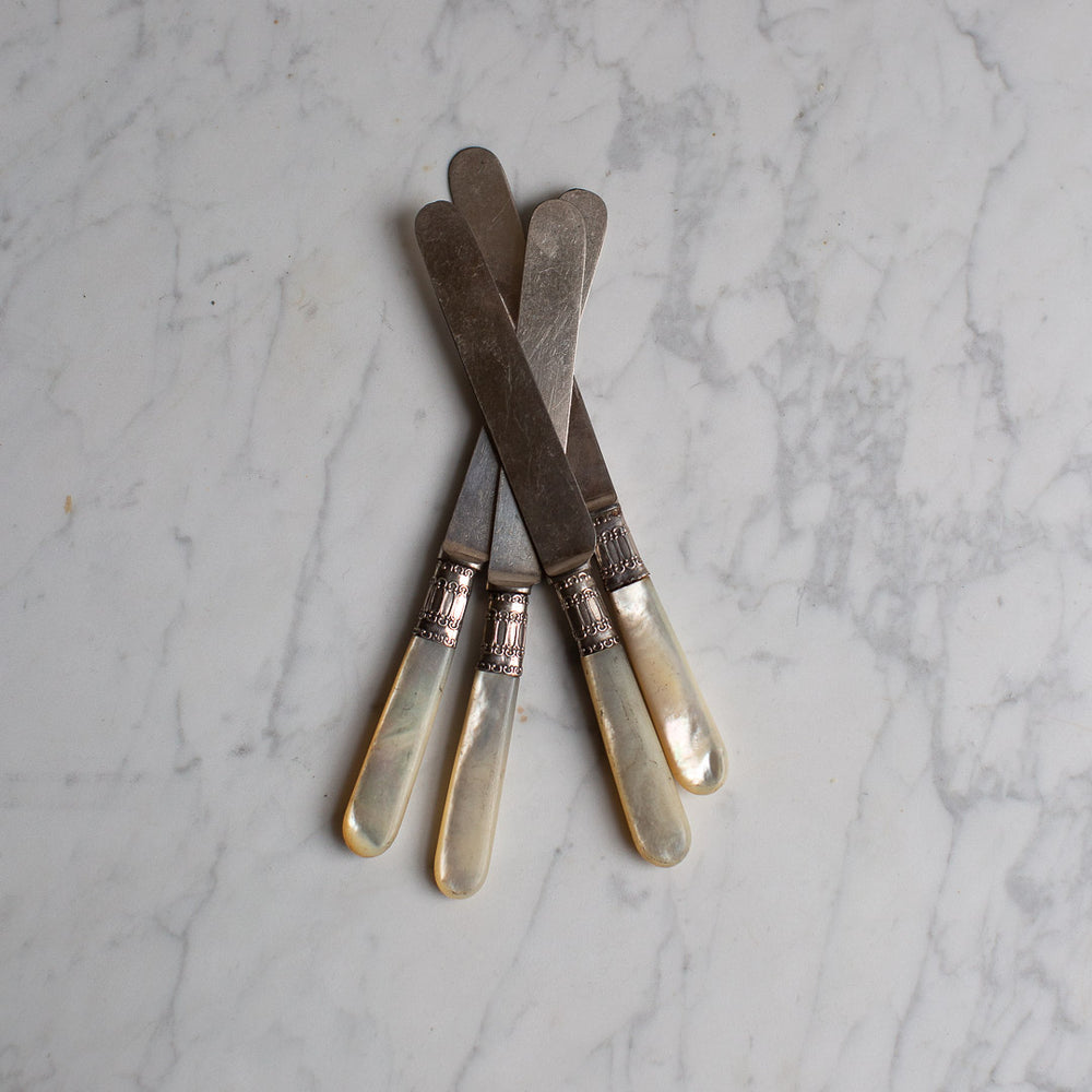 VINTAGE MOTHER OF PEARL KNIFE SET