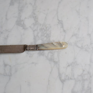 VINTAGE MOTHER OF PEARL KNIFE SET