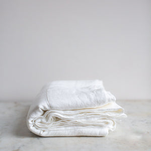 HANDMADE LINEN TABLECLOTH IN OFF-WHITE