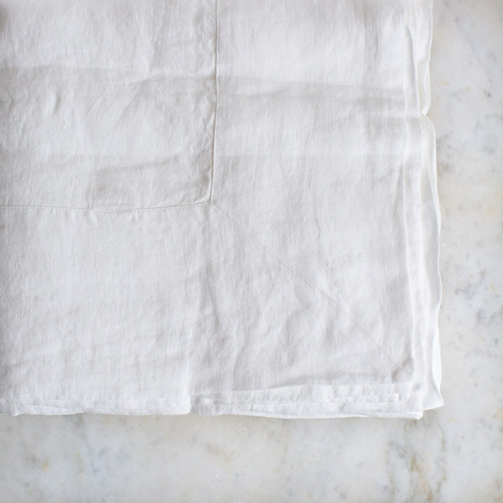 HANDMADE LINEN TABLECLOTH IN OFF-WHITE