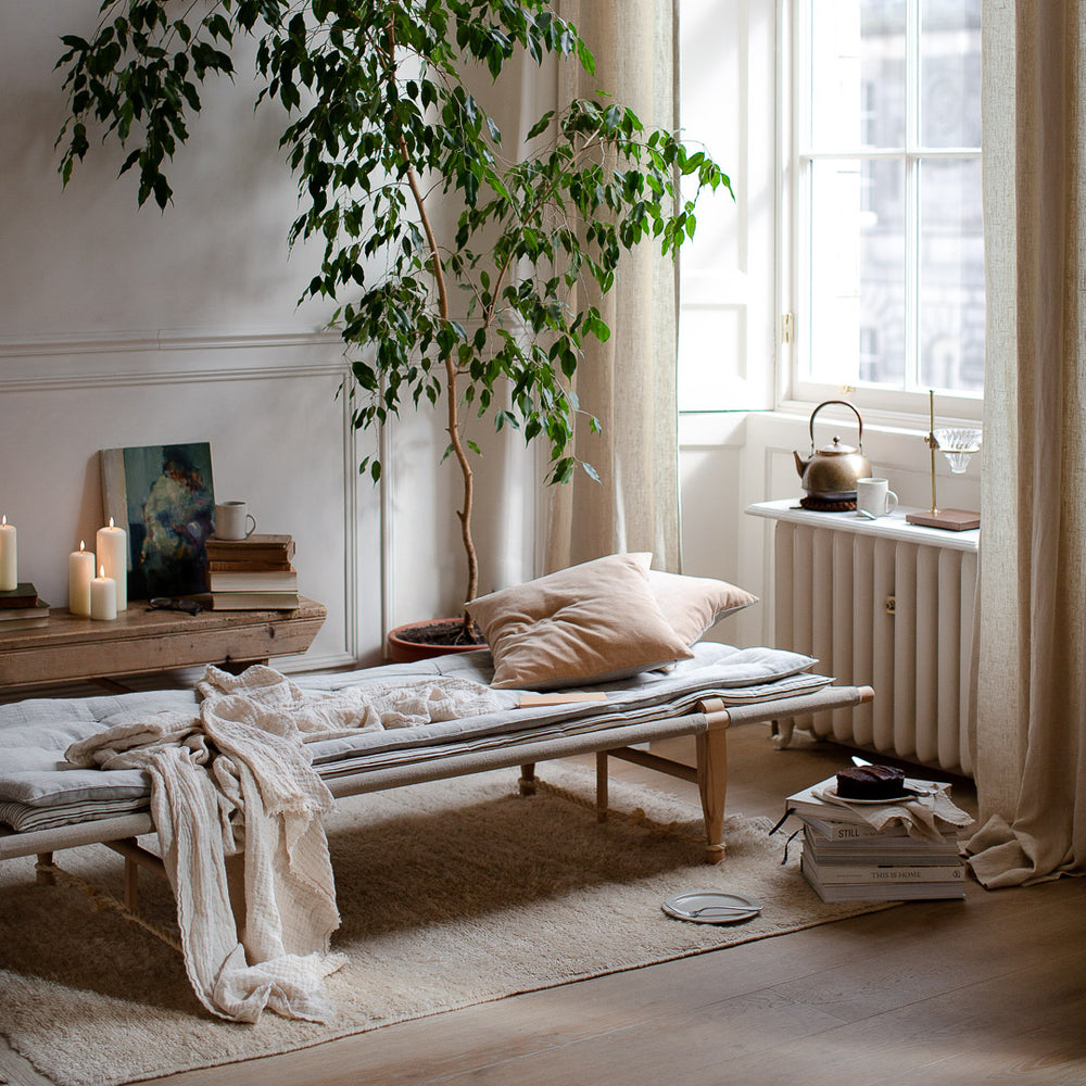 HANDMADE CRUSHED LINEN BLANKET IN WARM WHITE