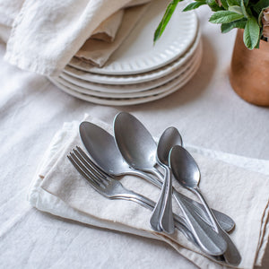 HANDMADE HEAVY LINEN NAPKIN SET IN OFF-WHITE