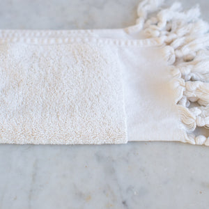 https://www.elleihome.com/cdn/shop/products/INGREDIENTS_LDN_hand_woven_organic_cotton_towel-14_300x.jpg?v=1628851512