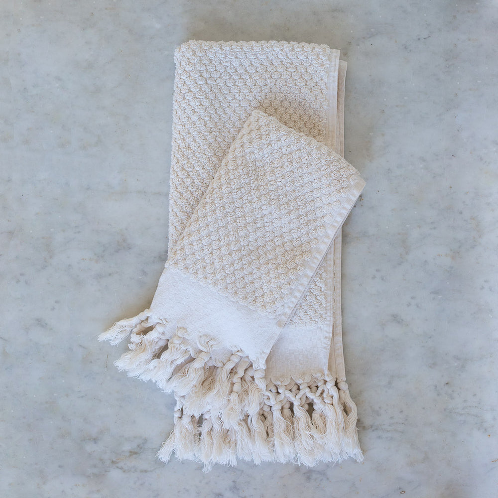 
            
                Load image into Gallery viewer, handwoven organic cotton Turkish towels with tassels 
            
        