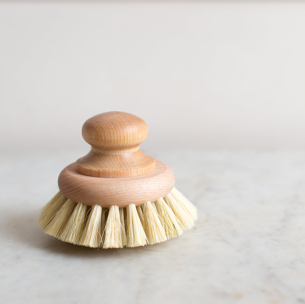 natural wood and tampico scrubbing brush 