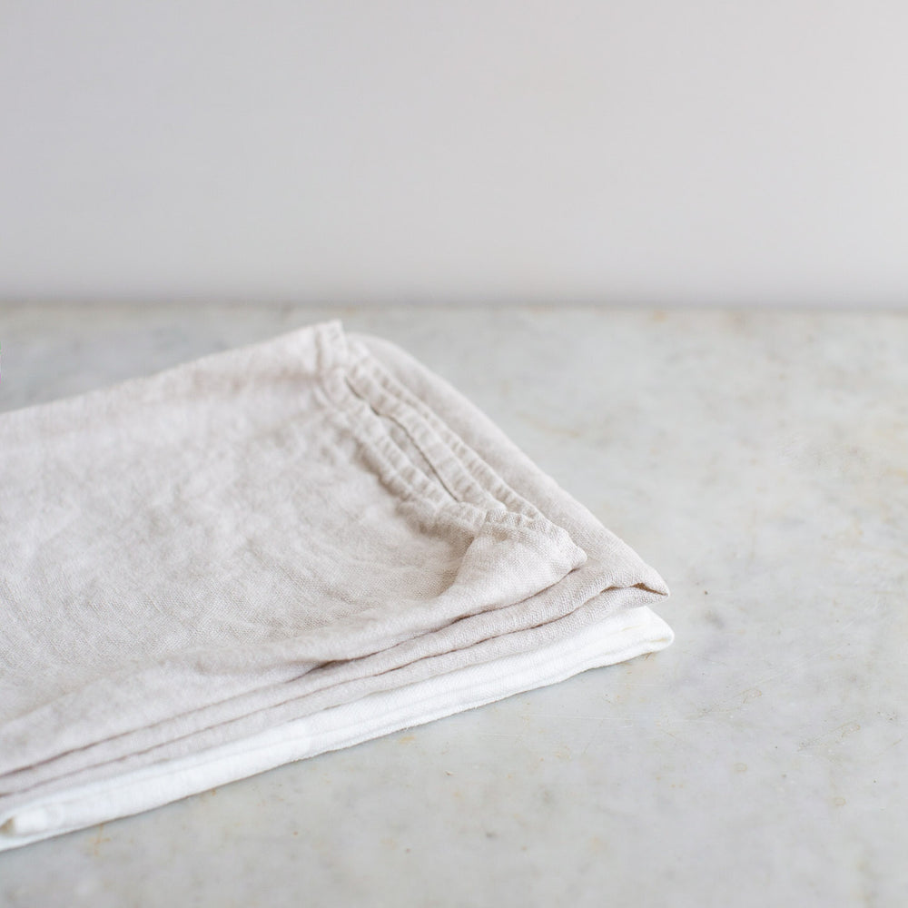 https://www.elleihome.com/cdn/shop/products/INGREDIENTS_LDN_linen_kitchen_towel-2_1000x1000.jpg?v=1594656186