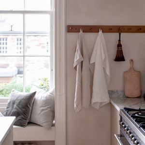 HANDMADE LINEN KITCHEN TOWEL IN OFF-WHITE